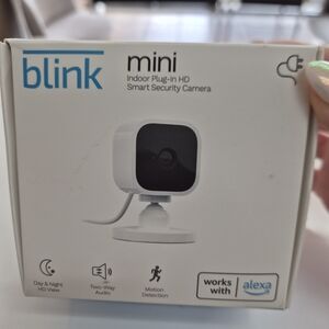 Blink Mini Indoor Plug-In HD Smart Security Camera - White